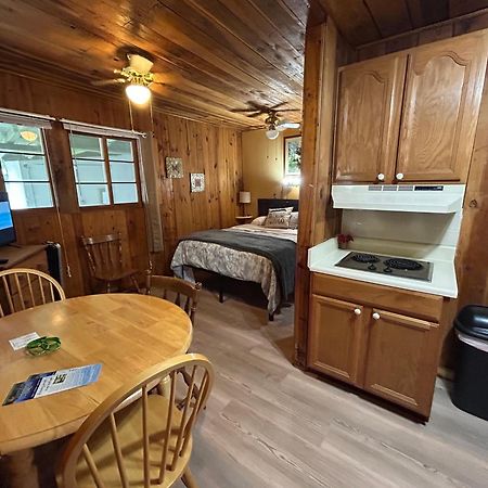 Mountain Lake Cottages Хендерсонвилл Экстерьер фото