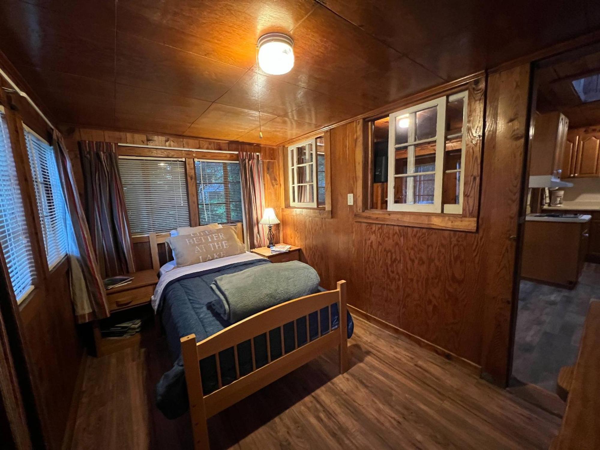 Mountain Lake Cottages Хендерсонвилл Экстерьер фото
