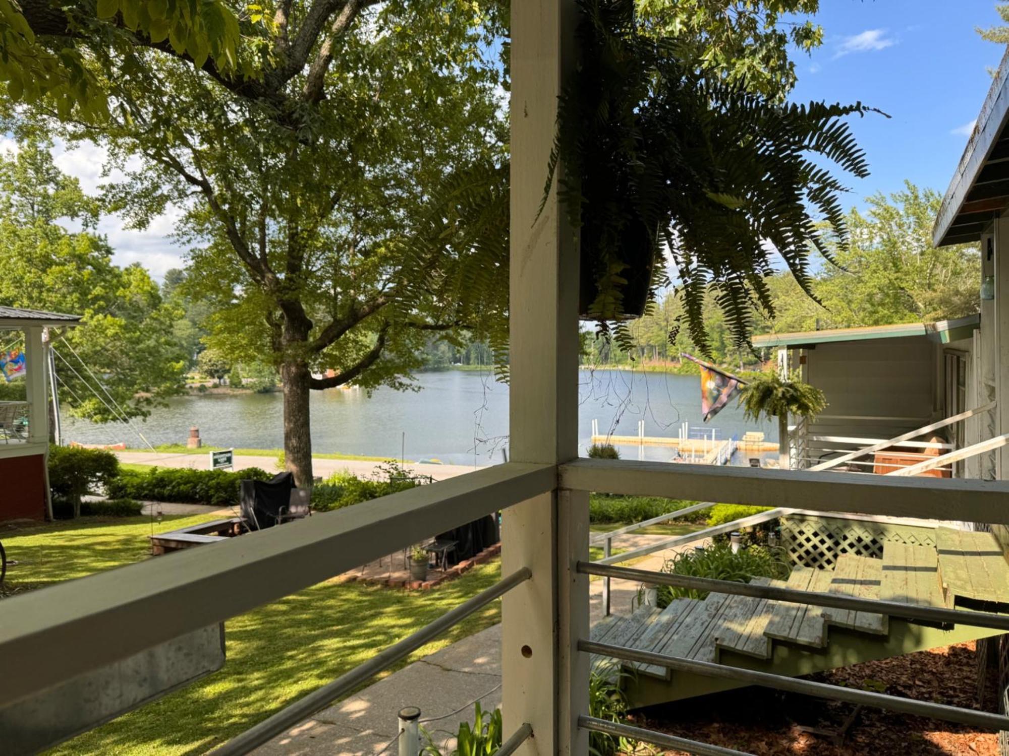 Mountain Lake Cottages Хендерсонвилл Экстерьер фото