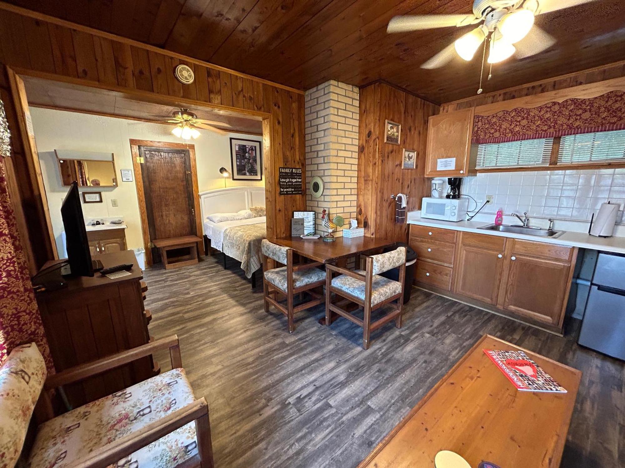 Mountain Lake Cottages Хендерсонвилл Экстерьер фото