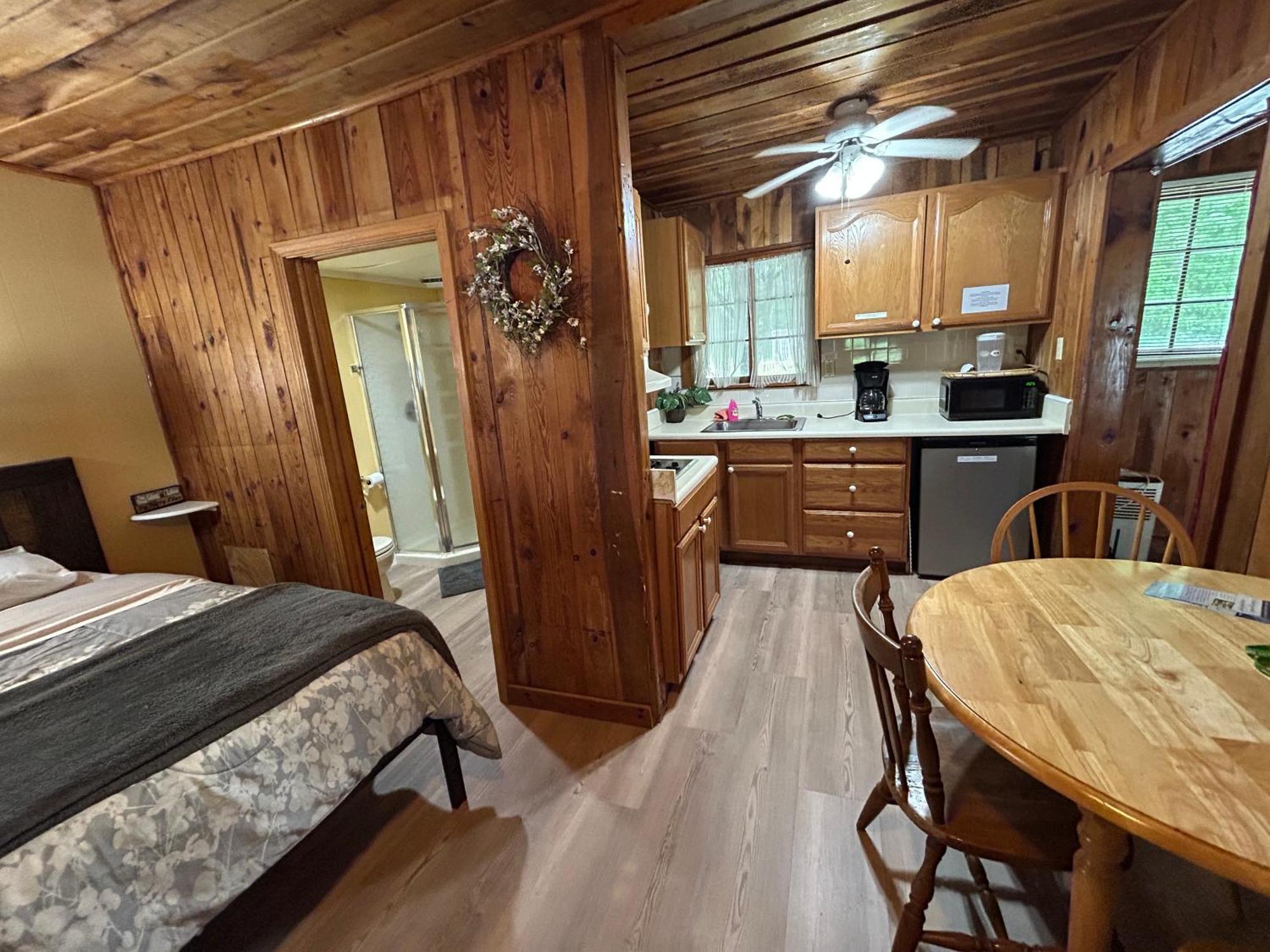 Mountain Lake Cottages Хендерсонвилл Экстерьер фото